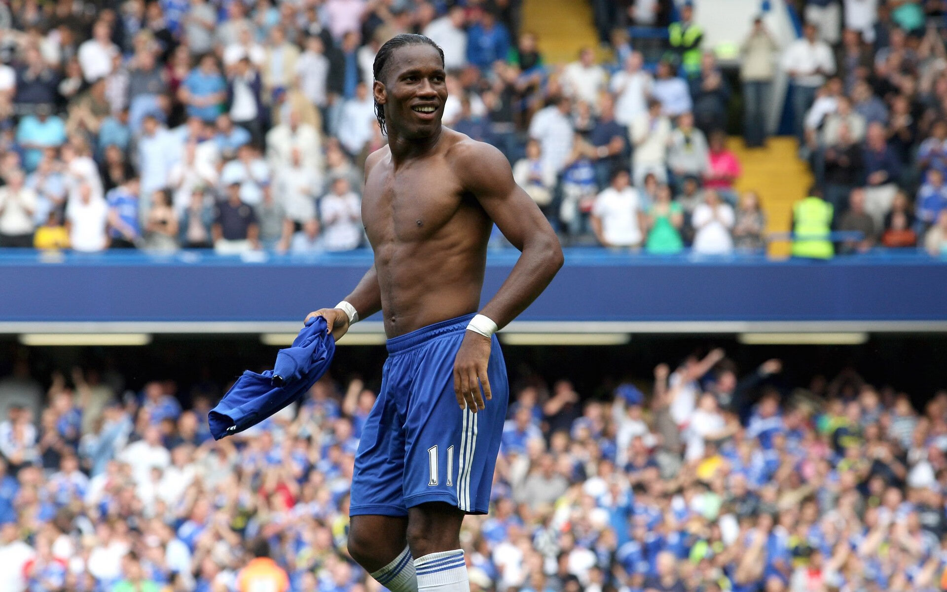 热刺锋线火力全开，球迷期待冲击冠军，热刺介绍